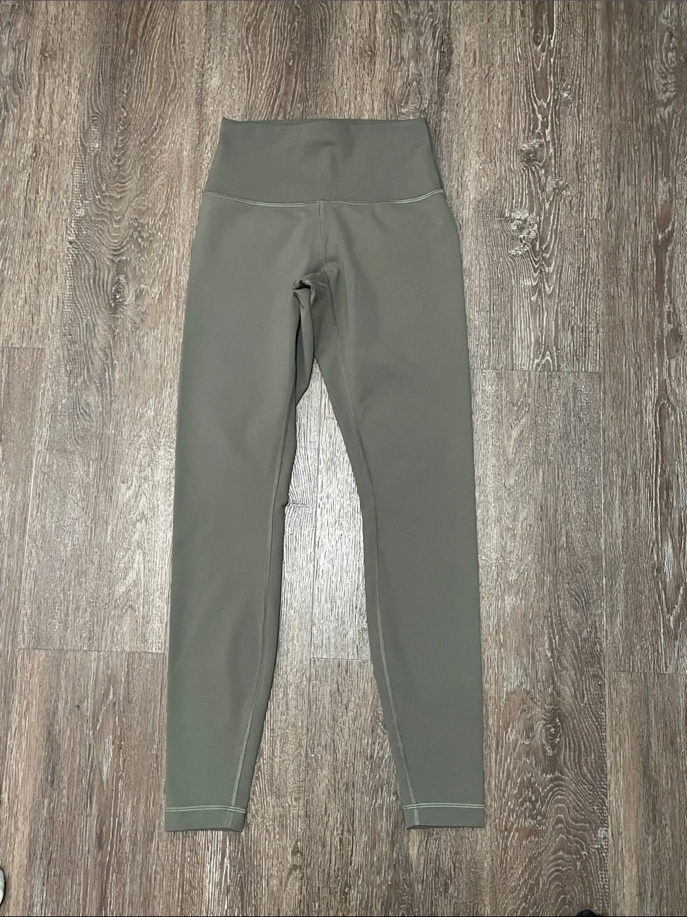 EUC Lululemon Matching Set. Size 6